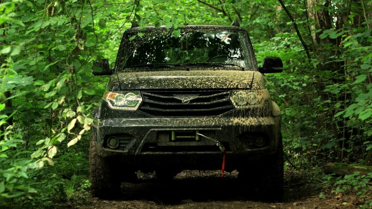 УАЗ Патриот 2020 в лесу