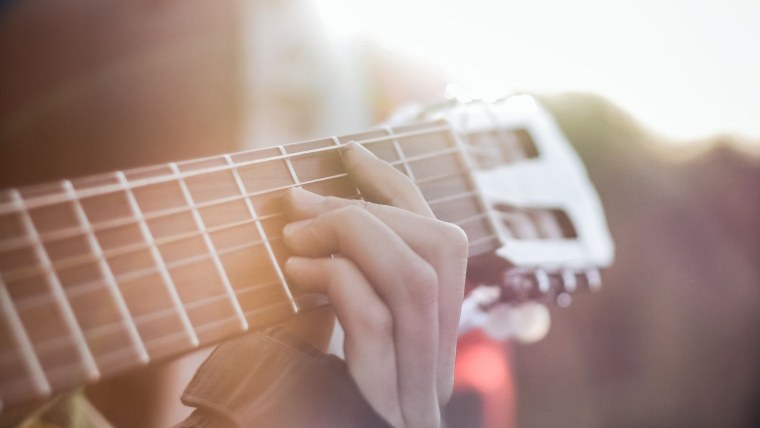 Гитара в руках