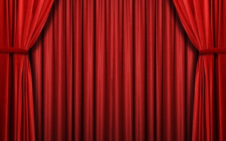 Занавес красного цвета