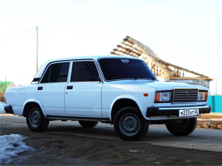 ВАЗ 2107 белая новая