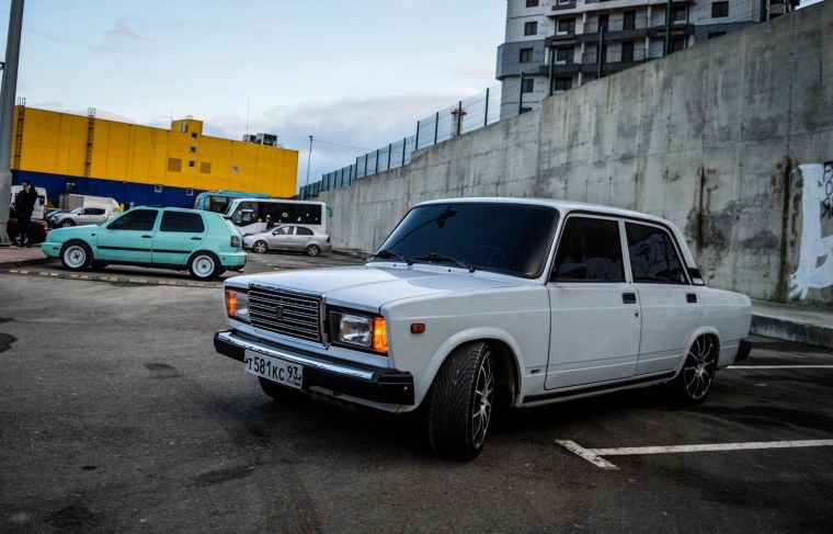 Жигули ВАЗ 2107 сзади