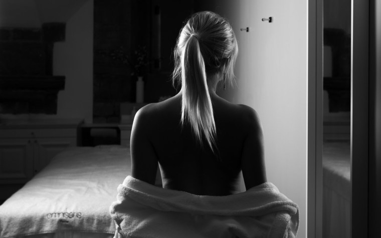 Блондинка в темноте