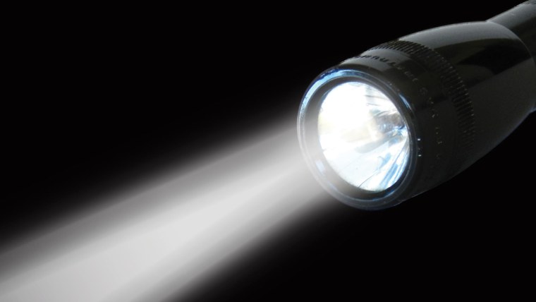 Яркий свет в темноте