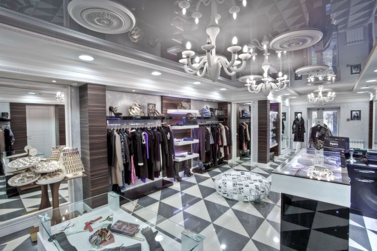 Интерьер магазина одежды