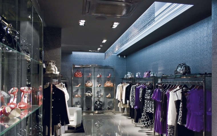 Интерьер магазина одежды