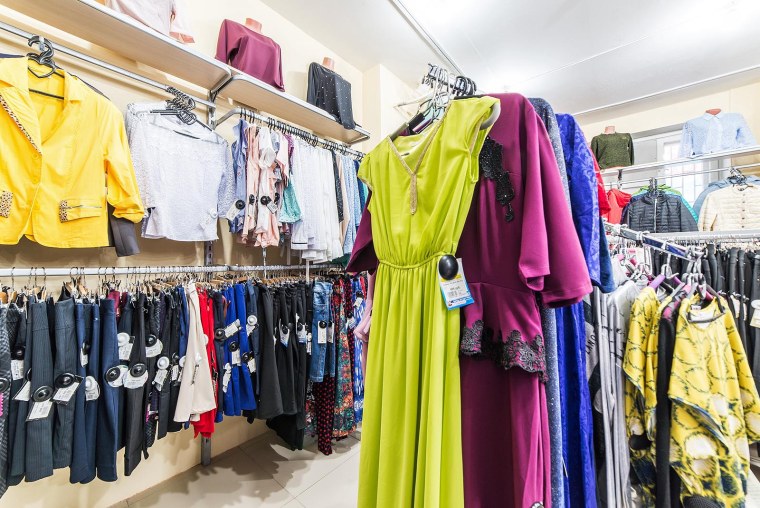 Одежда на прилавке