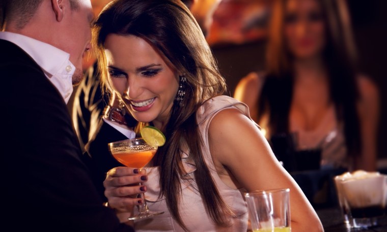 Красивые девушки и алкоголь