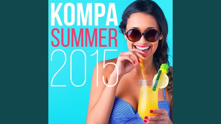 Девушка с коктейлем