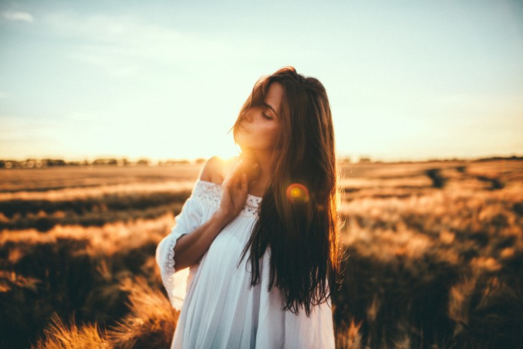 Девушка в поле