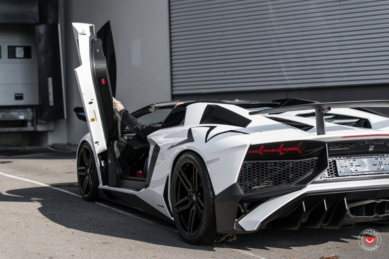 Lamborghini Aventador SV White