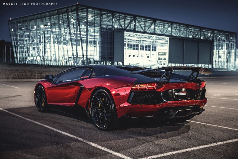 Lamborghini Aventador 2020 красная