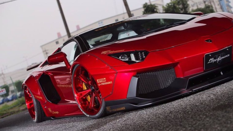 Тюнингованный Ламборджини авентадор