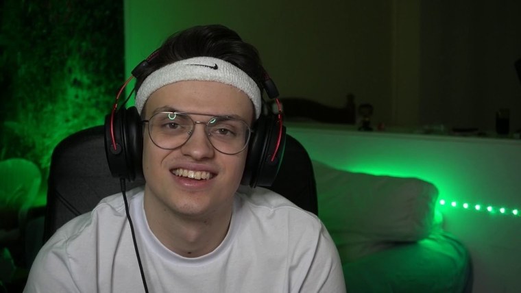 Вячеслав Леонтьев стример