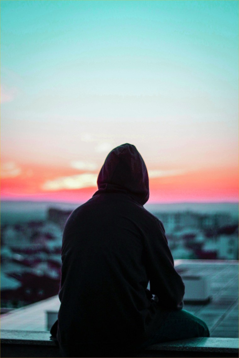 Мрачный мужчина