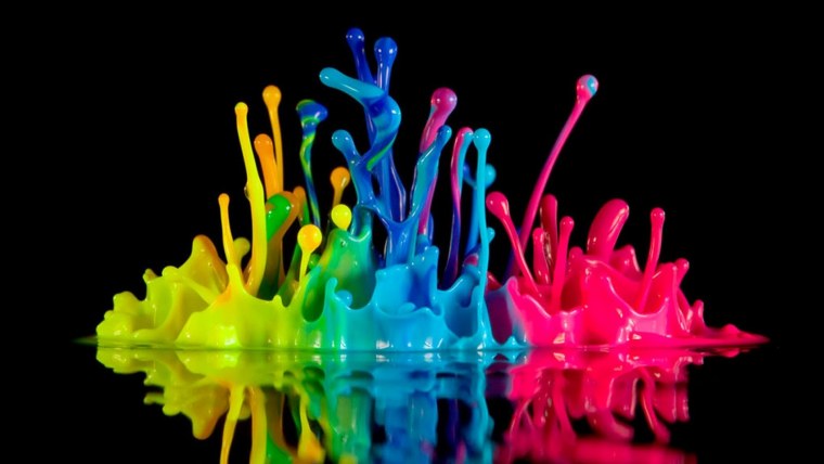 Яркие краски на черном фоне