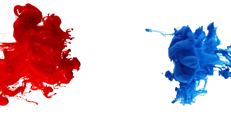 Красная краска на белом фоне