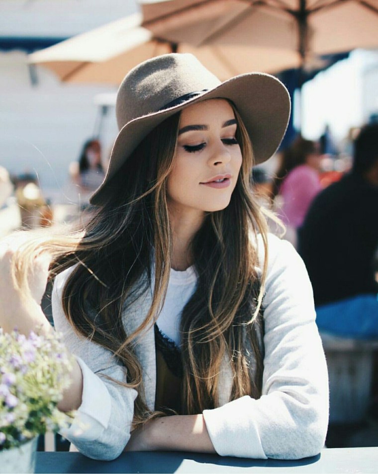 Девушка в очках