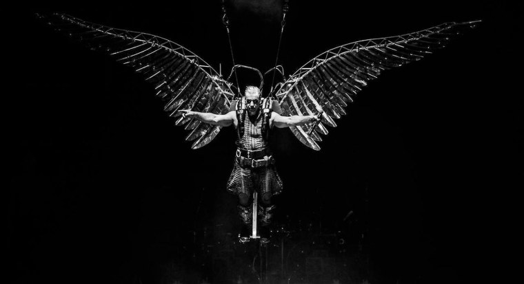 Тилль Линдеманн с крыльями арт