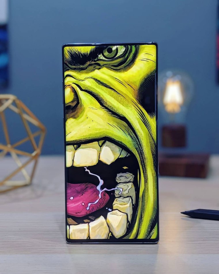 Обои на Samsung Galaxy Note 10 Plus под камеру