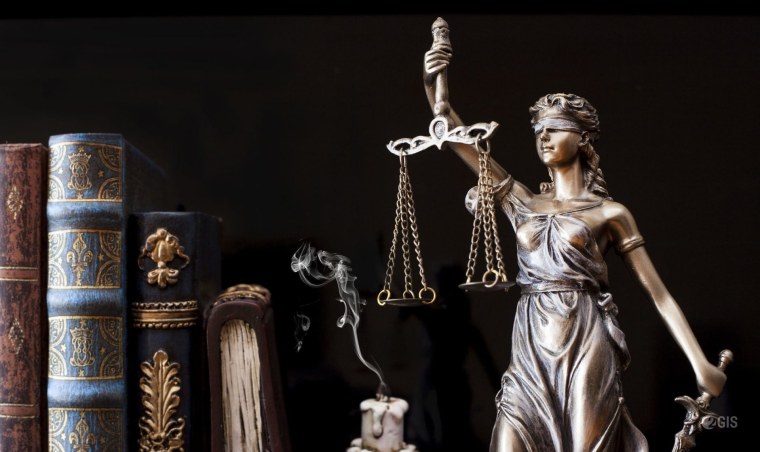 Фемида скульптура древней Греции в Лувре