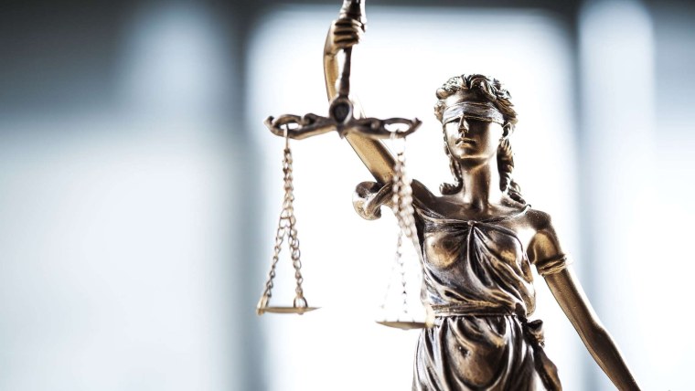 Статуя Богини правосудия Фемиды