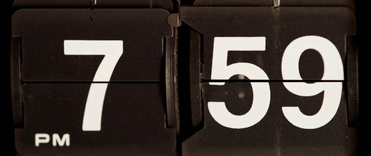 Часы 17:59