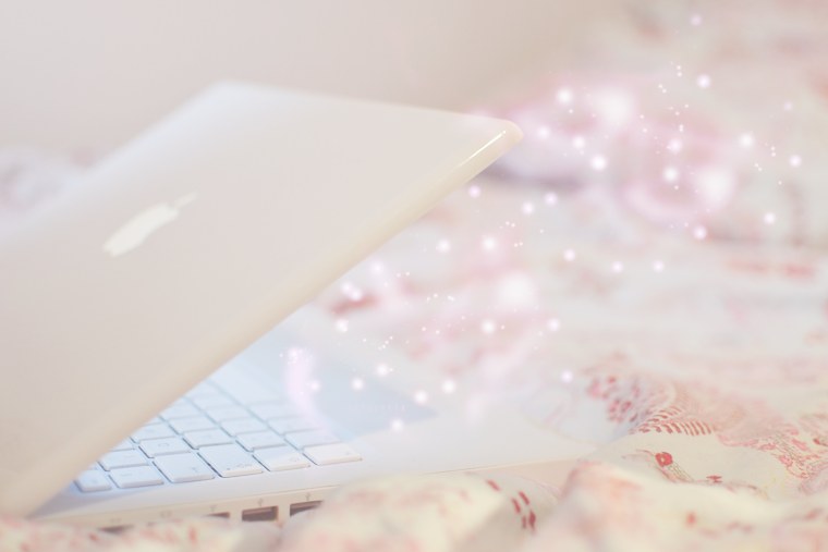 Бежевый ноутбук