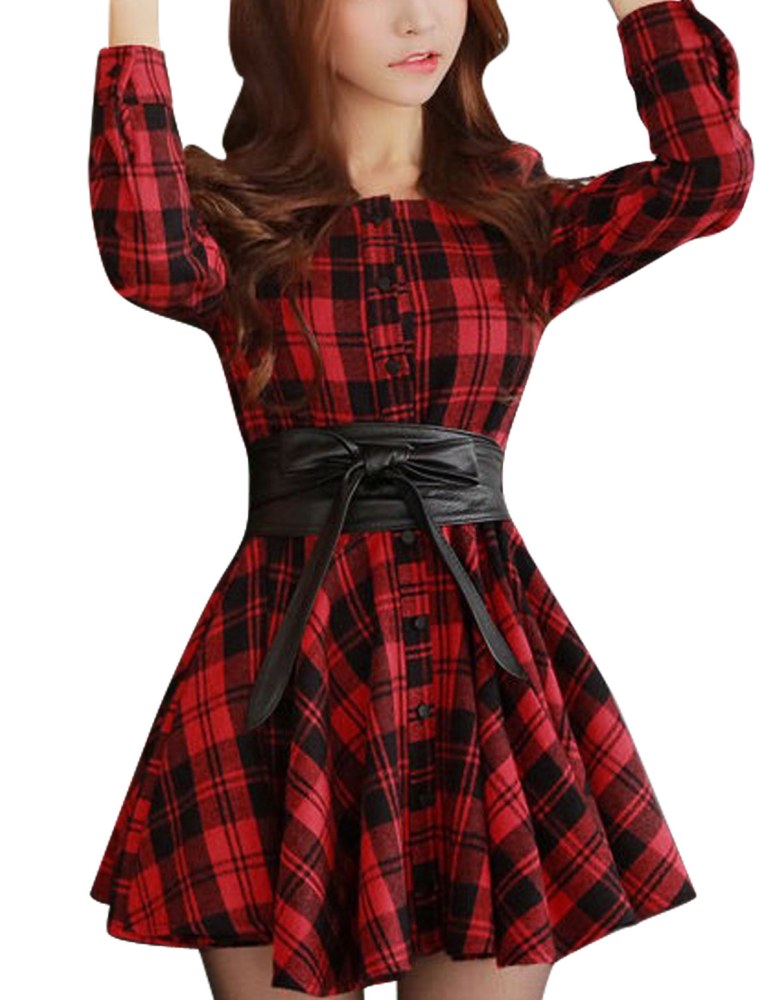 Красивые официантки в мини