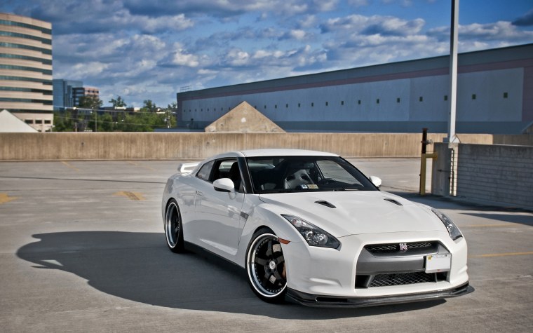 Nissan GTR r35 White