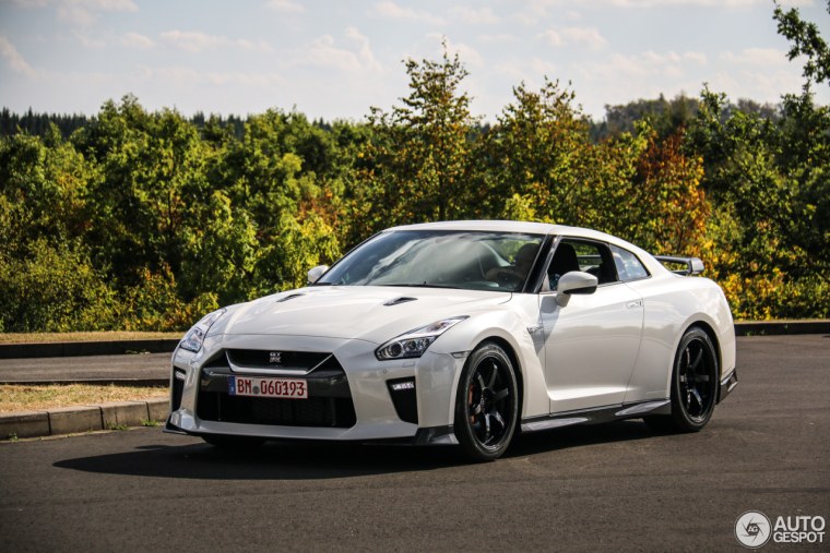 Nissan GTR r35 2017 белый
