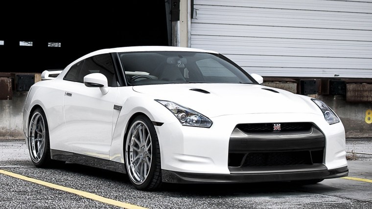 Nissan GTR 35 White