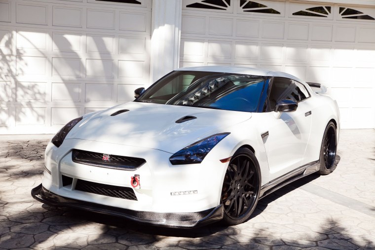 Ниссан ГТР белый