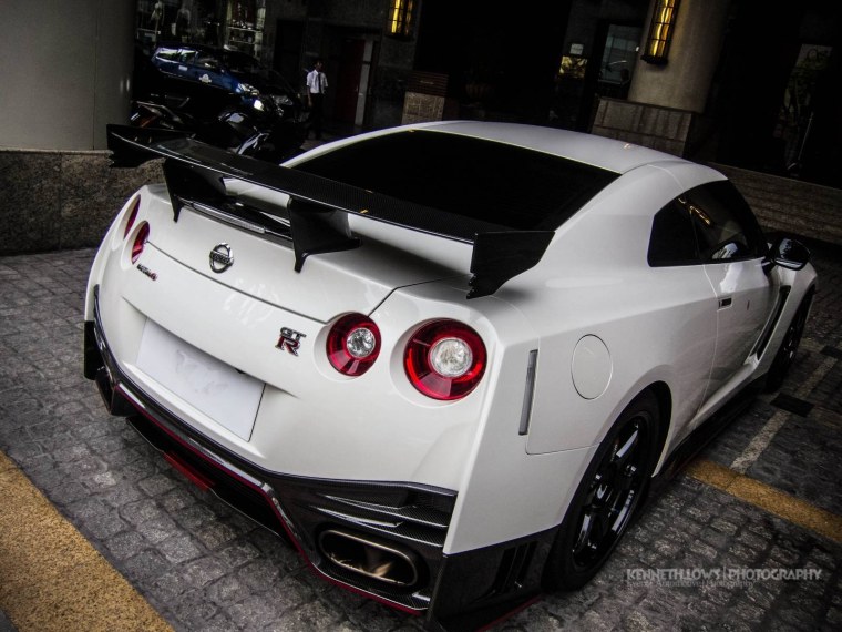 Nissan GTR Nismo White