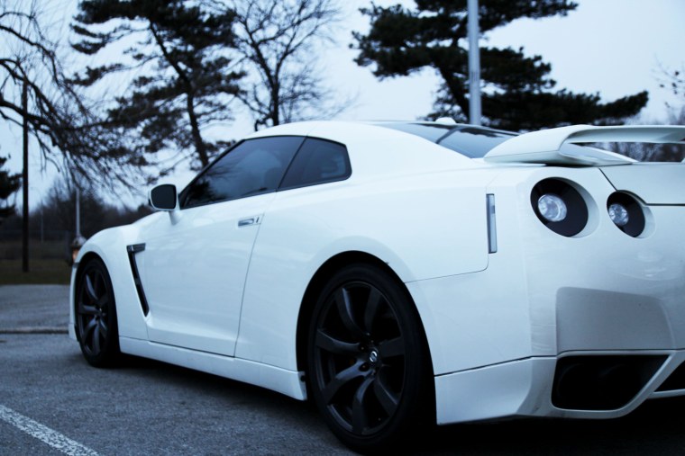 Nissan gt-r белый