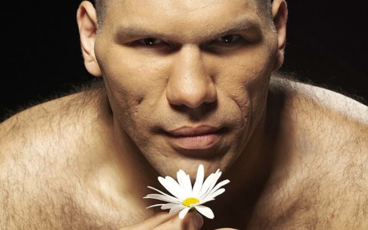 Мужчина со сковородкой