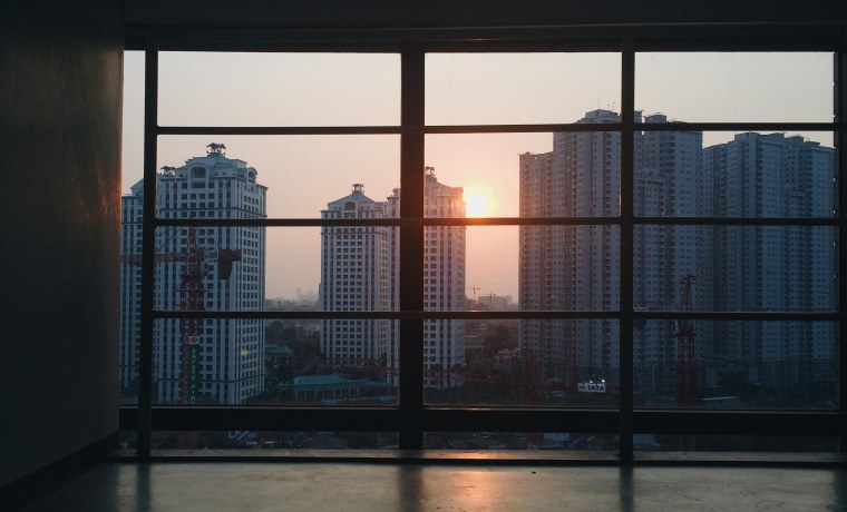 Вид из окна многоэтажки
