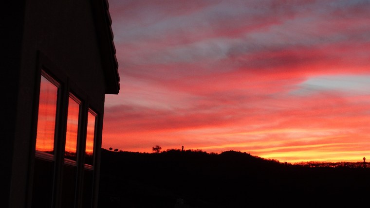 Рассвет из окна