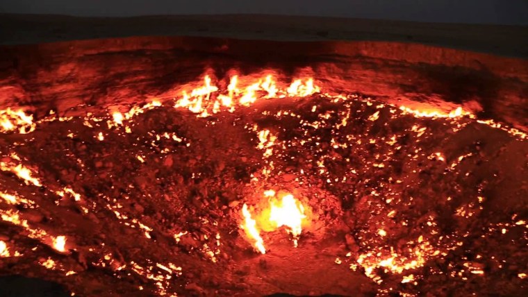 Дарваза газовый кратер из космоса