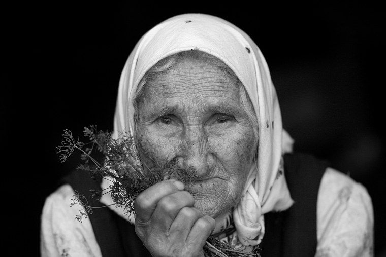 Бабушка фото чб