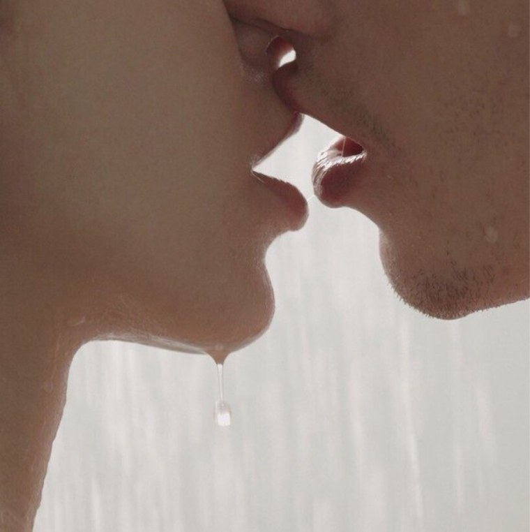 Нежный поцелуй