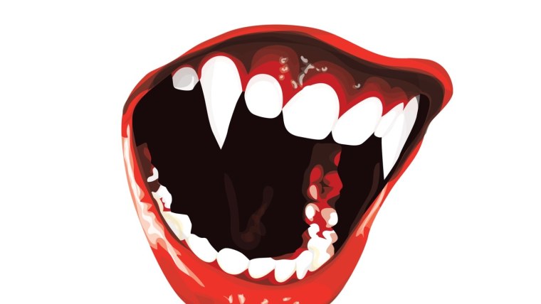 Губы на черном фоне