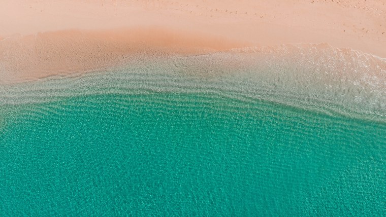 Бирюзовая вода вид сверху