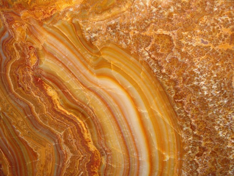 Искусственный камень оранжевый