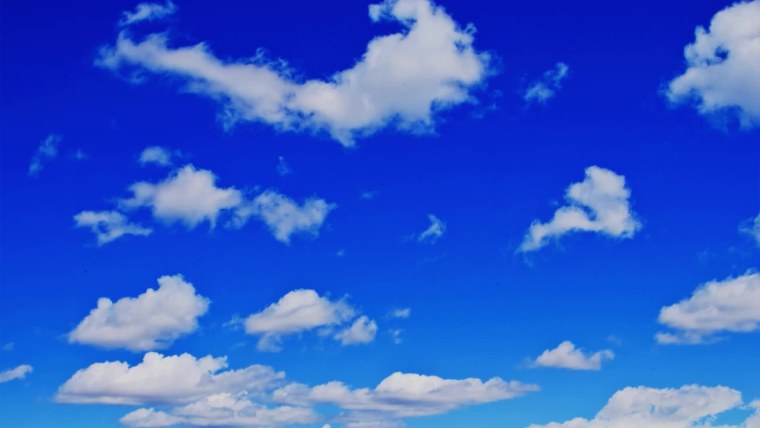 Голубое небо с облаками