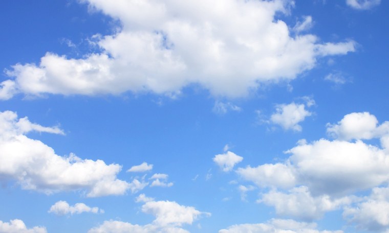 Голубое небо с облаками