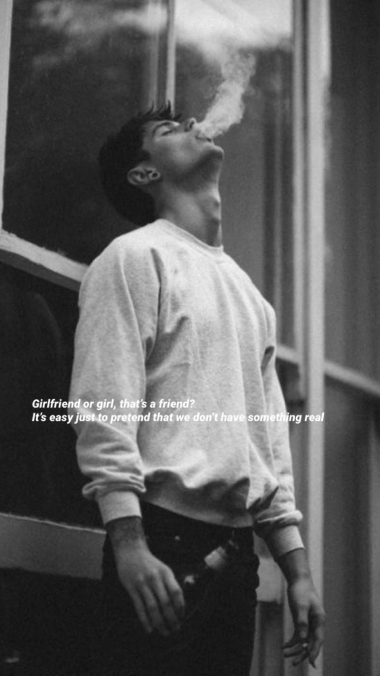 Франциско Лачовски курит