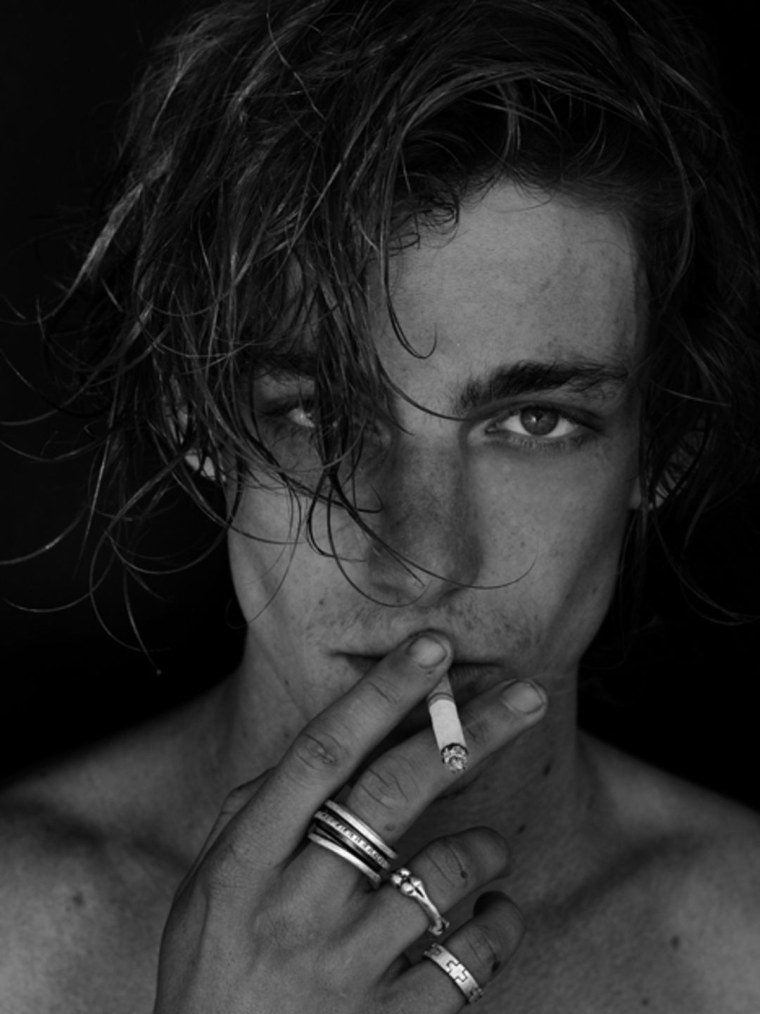 Парень с сигаретой