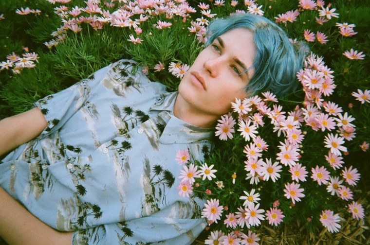 Парень в цветах