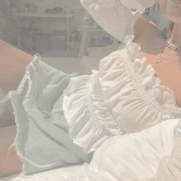 Белое эстетичное платье