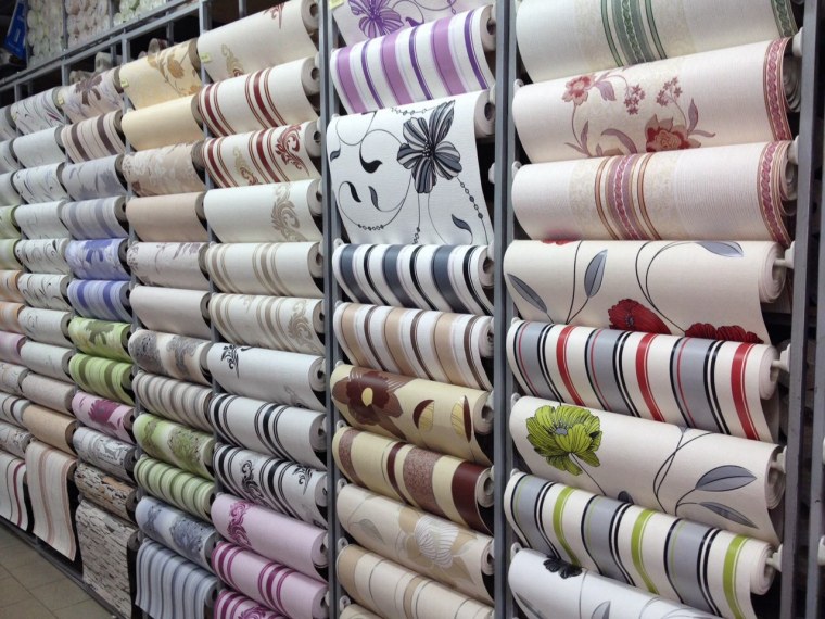 Рулоны обоев для стен